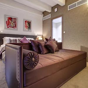 https://palazzo-paolina-boutique-hotel.hotelssaintjulians.com